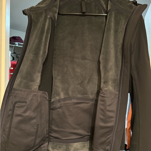 lululemon Cross Chill Performance Jacket in Black - Picture 2 of 9